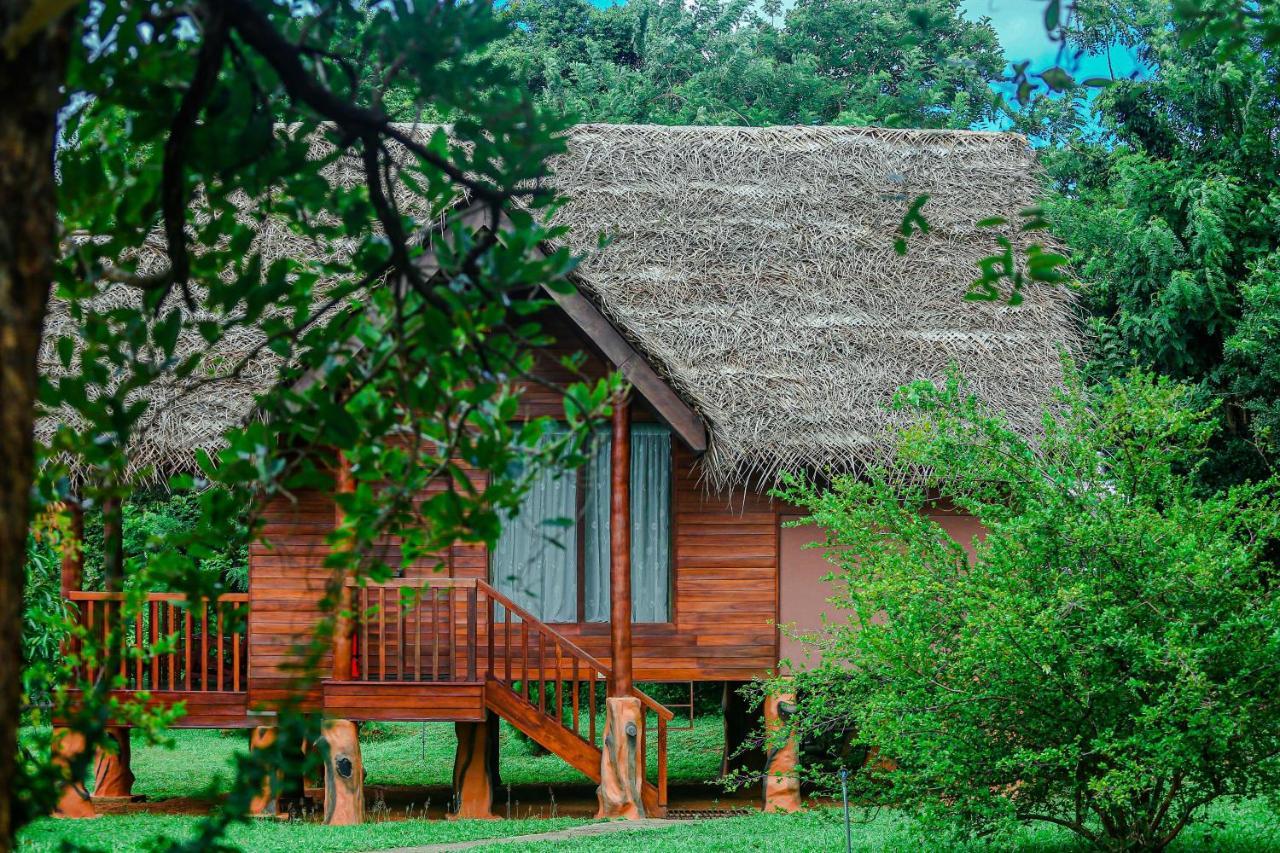 Sigiriya Water Cottage ภายนอก รูปภาพ