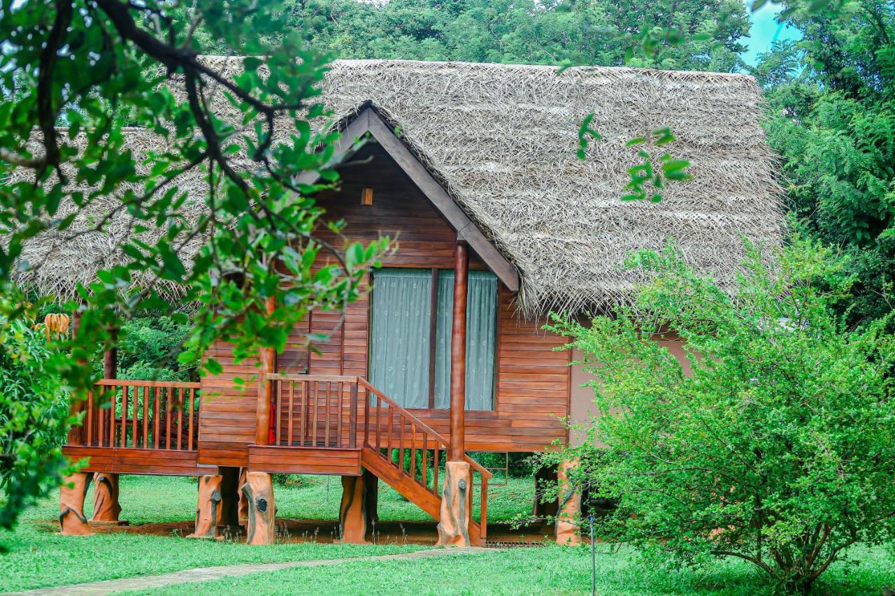 Sigiriya Water Cottage ภายนอก รูปภาพ