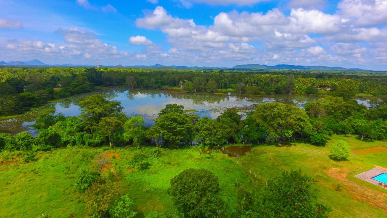 Sigiriya Water Cottage ภายนอก รูปภาพ